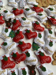 Mini chaussettes de Noël personnalisées décoration sapin avec le prénom brodé